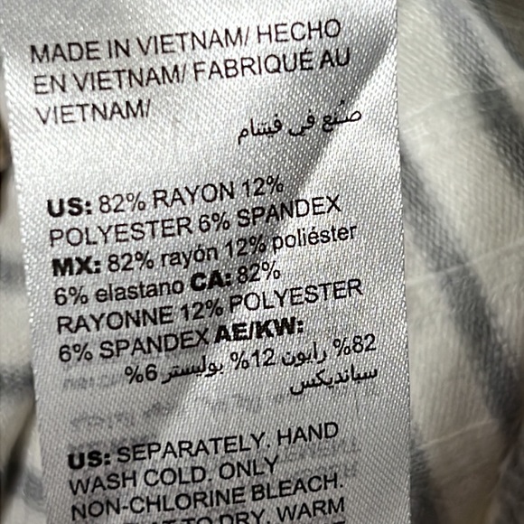 CHICO'S ZENERGY GRAY WHITE STRIPE CARDIGAN STRETCH size 2 (large 12/14) - Picture 6 of 12